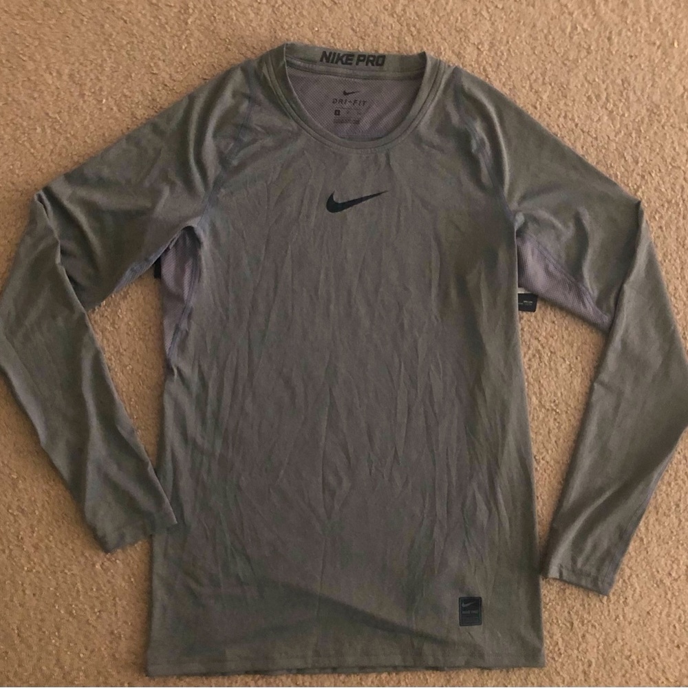 Nike Pro
Men's Dri-FIT Slim Long-Sleeve Fitness Top